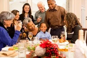 use family gathering to discuss estate planning